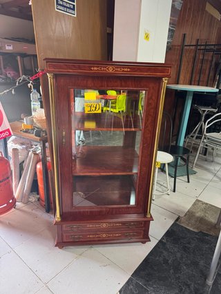 Vitrina clásica madera y cristal