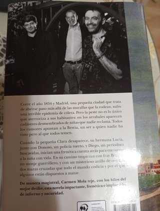 Libro "La bestia", de Carmen Mola