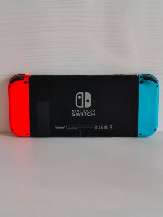 Nintendo Switch con Accesorios y Funda