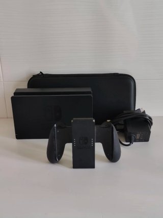 Nintendo Switch con Accesorios y Funda
