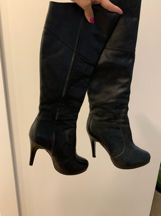 Zapatos de tacón dorados y marrones talla 35