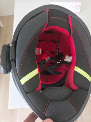 Casco de moto negro
