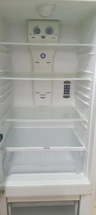 NEVERA COMBI WHIRLPOOL NO FROST ENERGÍA A+
