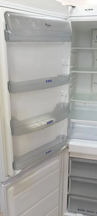 NEVERA COMBI WHIRLPOOL NO FROST ENERGÍA A+