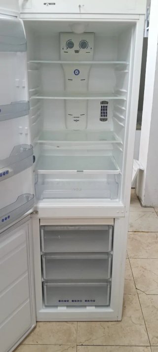 NEVERA COMBI WHIRLPOOL NO FROST ENERGÍA A+
