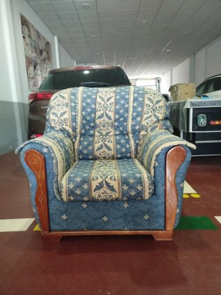 Sillón tapizado nuevo