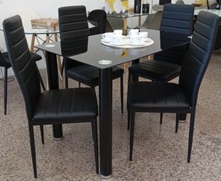Mesa· comedor + `4 ́ sillas, Cómodas. !En Oferta¡