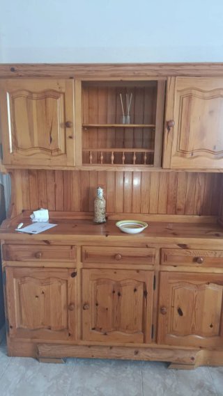 Mueble rústico de madera