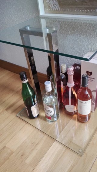 Mesa auxiliar cristal y metal