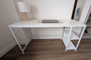 Escritorio blanco metal y madera