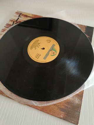 Vinilo K. U. Live Is Life