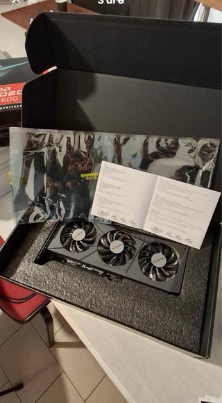 Scheda video Gigabyte AMD Radeon RX 6600