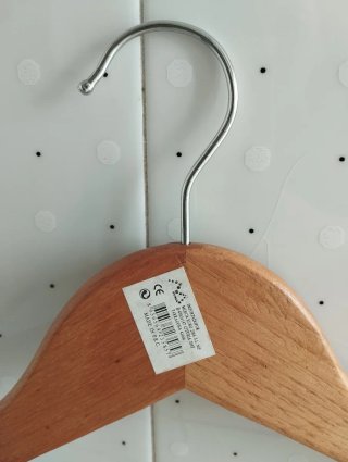 Lote 5 Perchas Madera robusta con pinzas metálicas