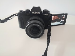 Fujifilm X-T100 con objetivo XC 15-45mm