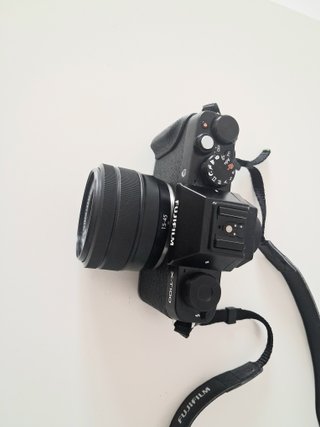 Fujifilm X-T100 con objetivo XC 15-45mm