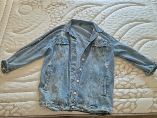 Chaqueta vaquera desgastada
