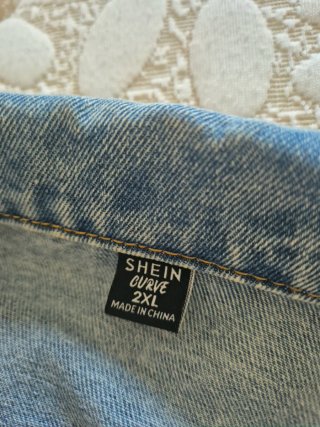 Chaqueta vaquera desgastada