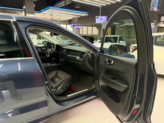 Volvo XC60 2.0 D4 MOMENTUM 2019