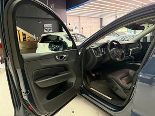 Volvo XC60 2.0 D4 MOMENTUM 2019