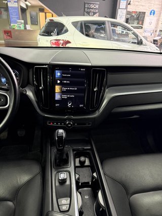 Volvo XC60 2.0 D4 MOMENTUM 2019