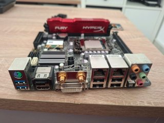 Placa Base ITX GIGABYTE + i5 + 16GB RAM