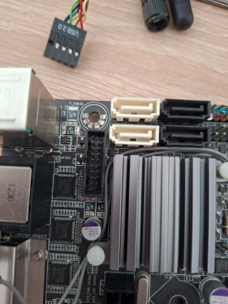 Placa Base ITX GIGABYTE + i5 + 16GB RAM