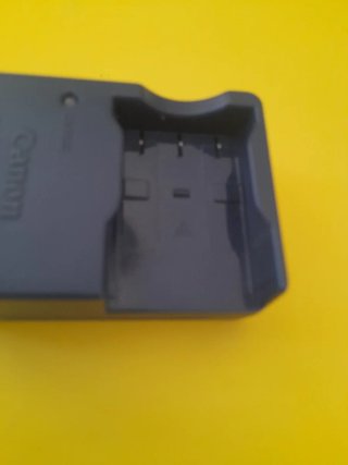Cargador Canon para cámaras