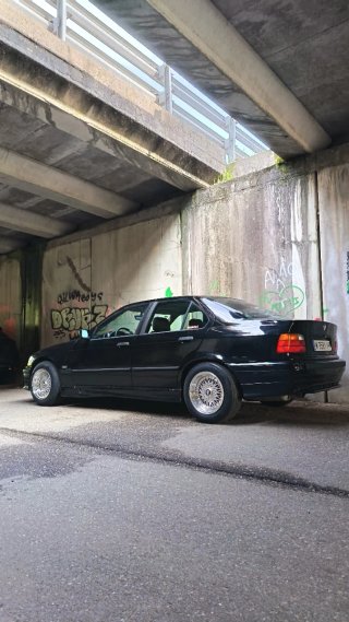 BMW 318is