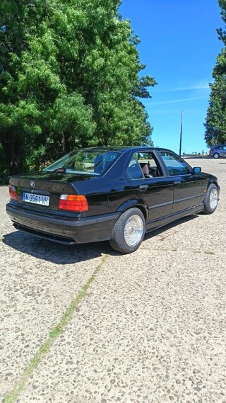 BMW 318is