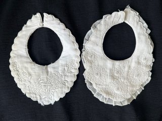 Lote 2 baberos antiguos bordados
