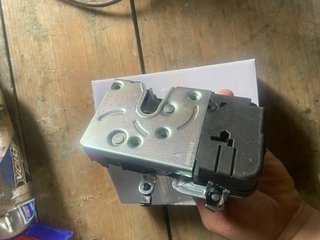 Cerradura Puerta Citroen Berlingo lado copiloto.