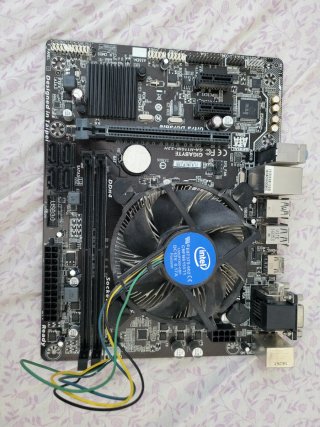 Placa base GA-H110M-S2H + i5 6500