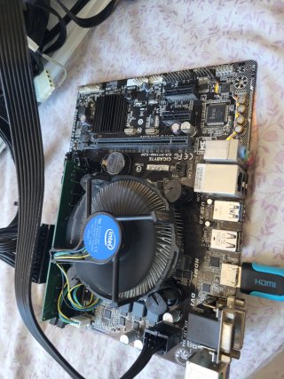 Placa base GA-H110M-S2H + i5 6500