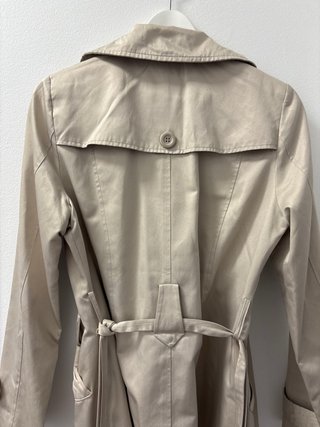 Gabardina corta Ada Gatti Beige con forro estampad