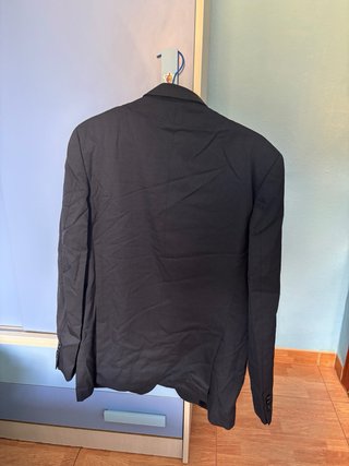 Traje clásico azul oscuro