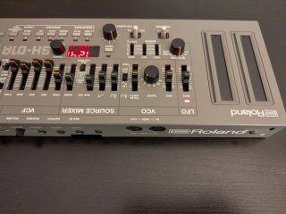 Sintetizador Roland SH-01A