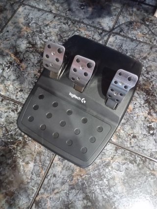 Volante Logitech G29 con Pedales y Palanca