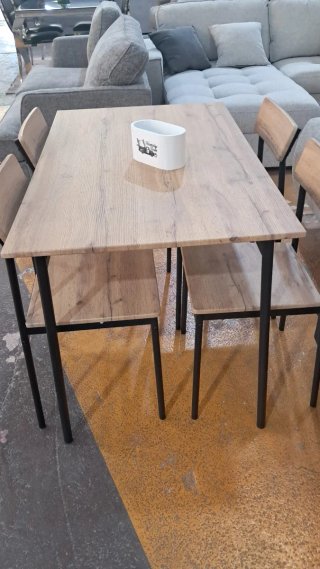 Conjunto mesas y sillas madera y metal