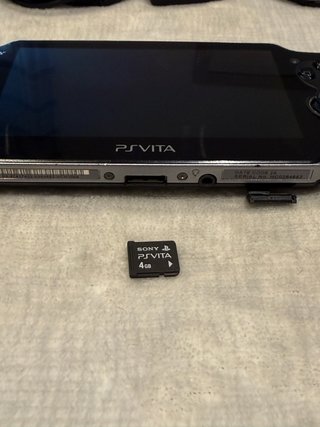 PS Vita OLED + 2 juegos