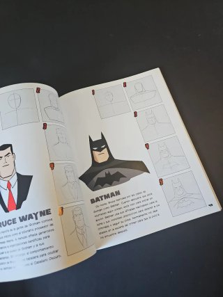 Cómo dibujar a Batman, Superman, y otros superh...