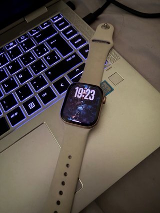 Apple Watch Series 11 GPS+Celular 42mm Plata