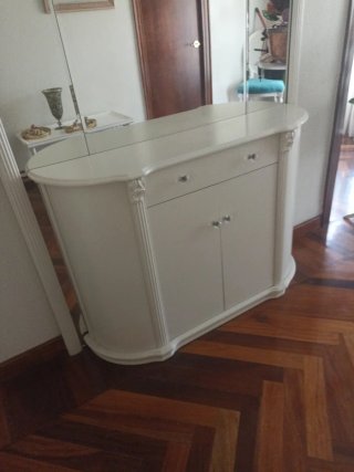Mueble recibidor con espejo
