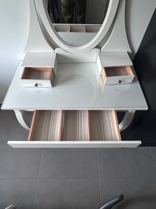 Tocador blanco con espejo y cristal Ikea