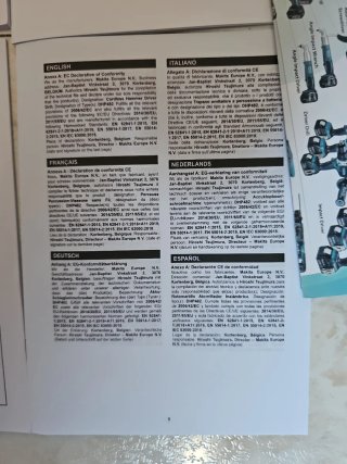 Maletín Makita con taladro, 2 baterías y cargador.