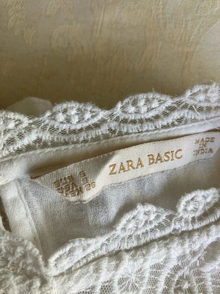 Blusa Zara encaje blanco