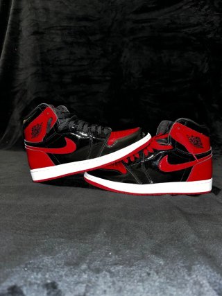 Nike Air Jordan 1 Retro High OG Bred Patent