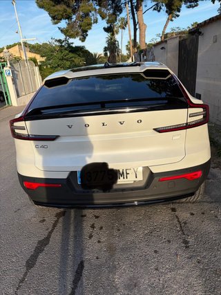 Volvo C40 2023. En perfecto estado. Negociable