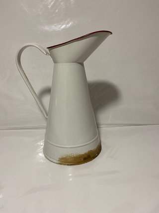 Jarra y cubo esmaltado blanco con borde rojo