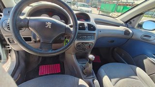 Peugeot 206 del 2004, en buen estado