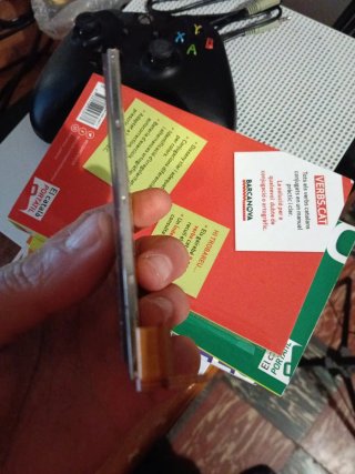 Pantalla inferior 3DS XL con marco metálico